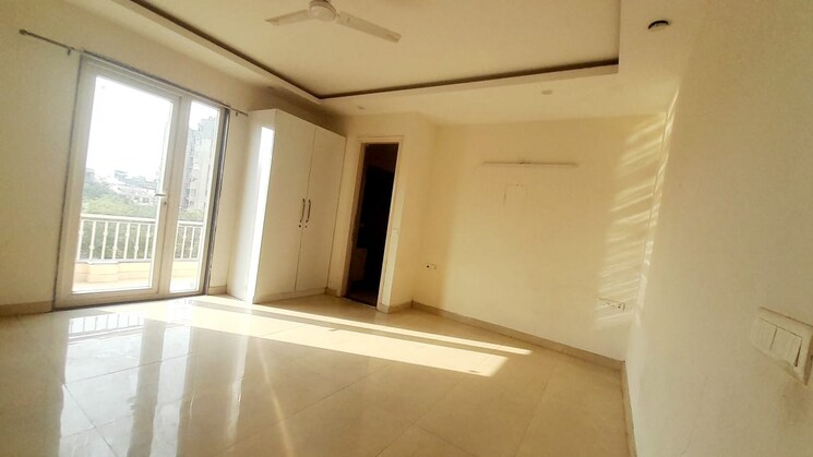 Room, bptp-amstoria 4 Bedroom 3560 Sq.Ft. Builder Floor In Sector 102 Gurgaon 8846550