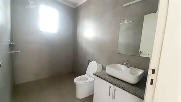 Bathroom in 4 BHK Builder Floor at BPTP Amstoria, Sector 102 – for Rent