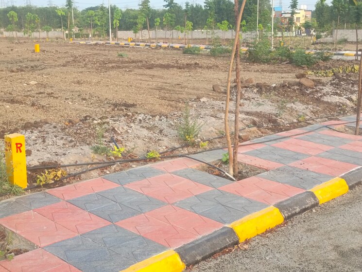 Garden, praneeta-singapur-town  200 Sq.Yd. Plot In Shankarpalli Hyderabad 8846551