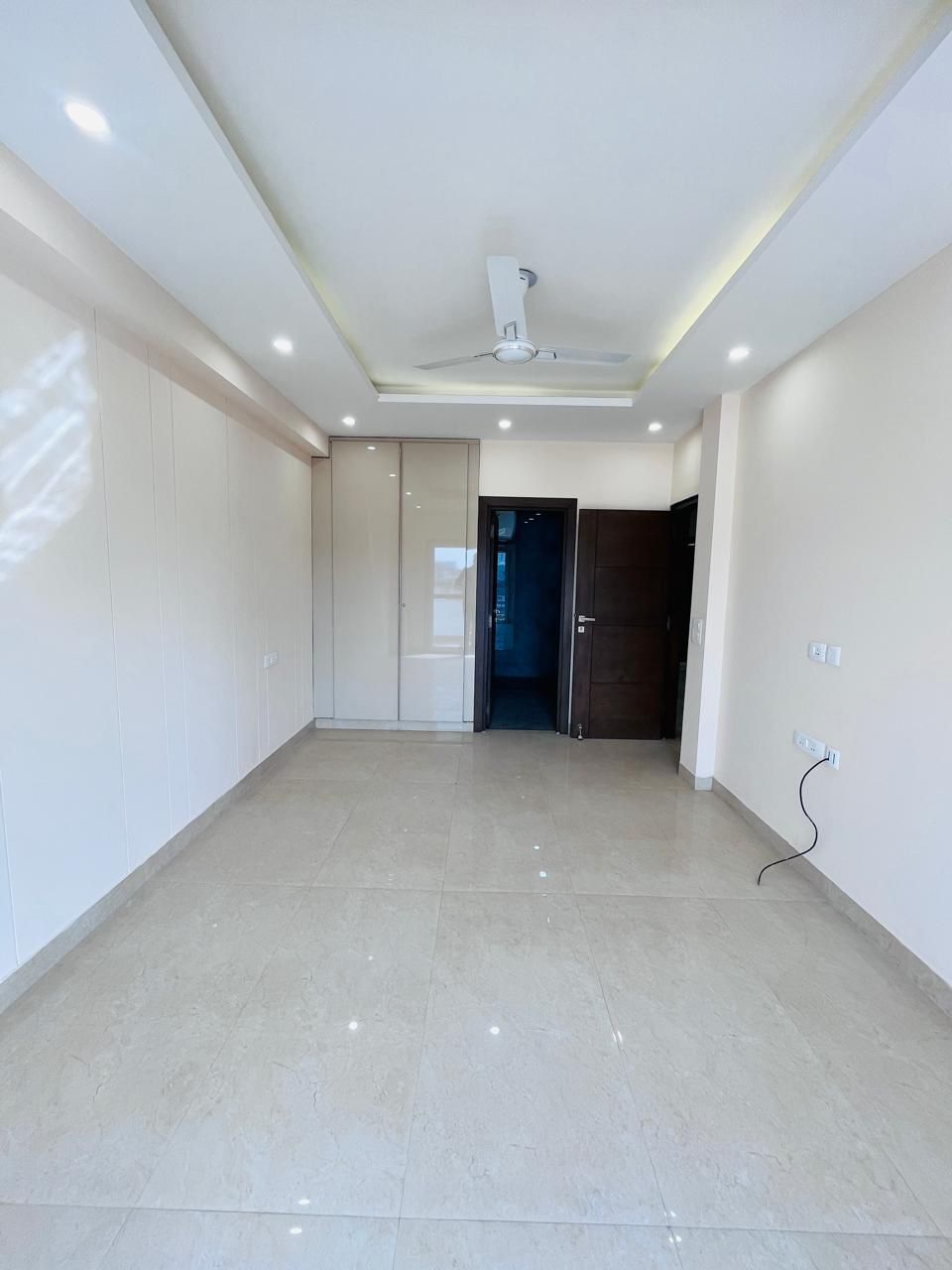 3 BHK + Servant Room,Extra Room Apartment For Rent in Smart World Gems