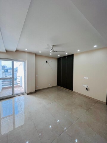 Room in 3 BHK Apartment at Smart World Gems, Sector 89 – for Rent