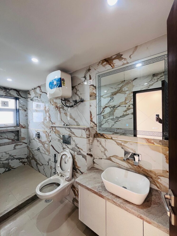 Bathroom, smart-world-gems 3 Bedroom 1423 Sq.Ft. Apartment In Sector 89 Gurgaon 8846559