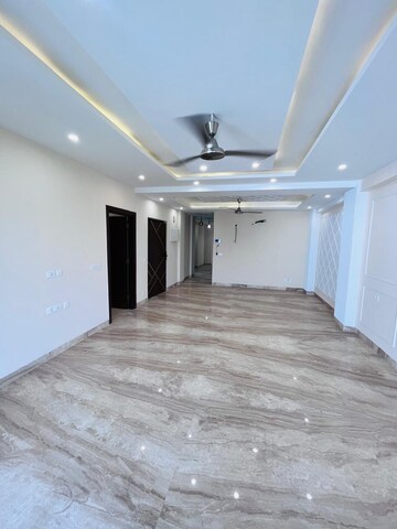Room in 3 BHK Apartment at Smart World Gems, Sector 89 – for Rent