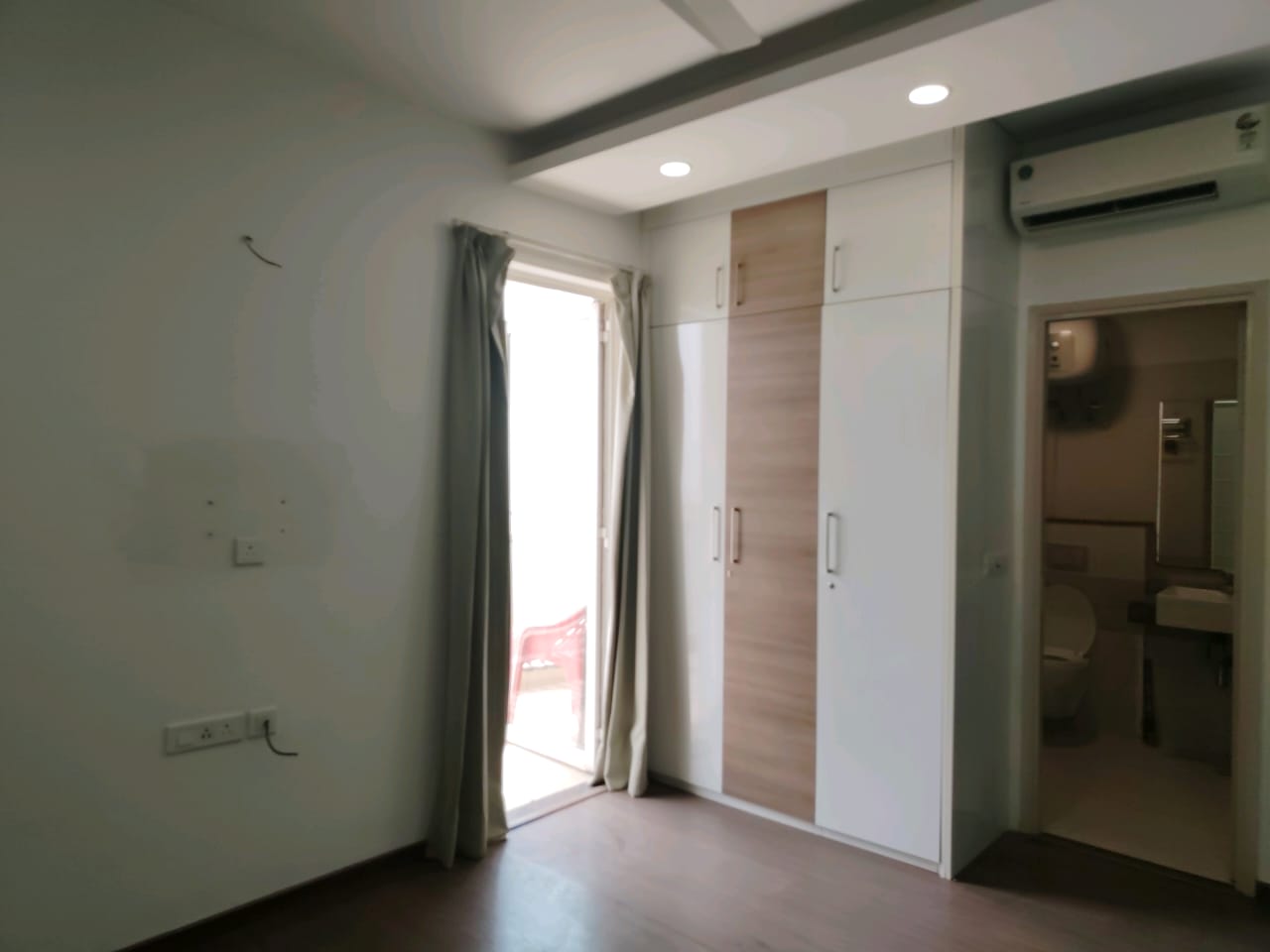 3 BHK + Servant Room,Extra Room Apartment For Rent in Shapoorji Pallonji Joyville Phase 2