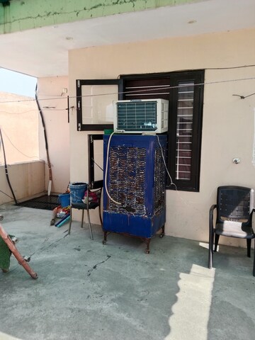 Master Bedroom in 1 BHK Builder Floor at Shanti Nagar – for Rent