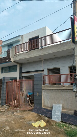 2 BHK Villa For Sale in Parbhat Road