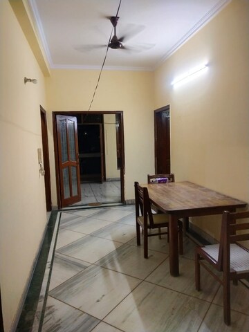 Staircase in 2 BHK Builder Floor at RWA Apartments Sector 45, Sector 45 – for Rent