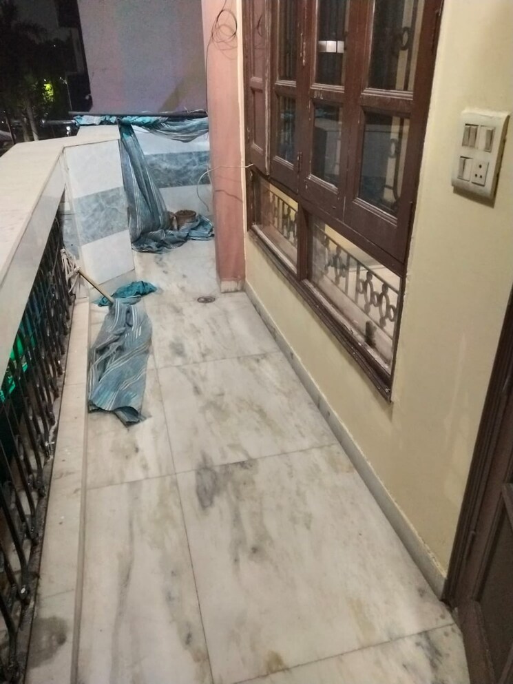 Balcony, rwa-apartments-sector-45 2 Bedroom 750 Sq.Ft. Builder Floor In Sector 45 Noida 8846598