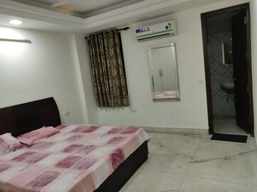 Bedroom in 2 BHK Apartment at Prachin Apartment, Paschim Vihar – for Rent