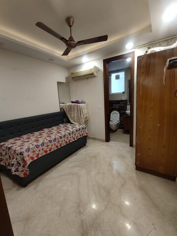 Bedroom in 2 BHK Apartment at Madhur Apartment, Paschim Vihar – for Rent