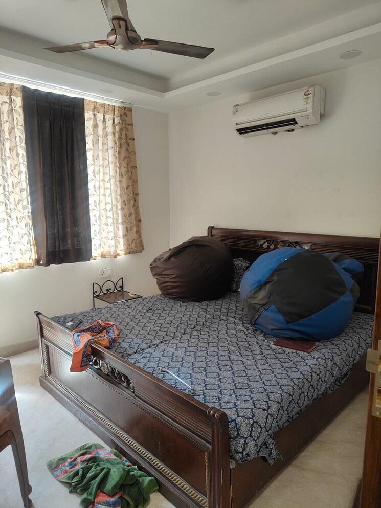 Master Bedroom, madhur-apartment 2 Bedroom 1000 Sq.Ft. Apartment In Paschim Vihar Delhi 8846621