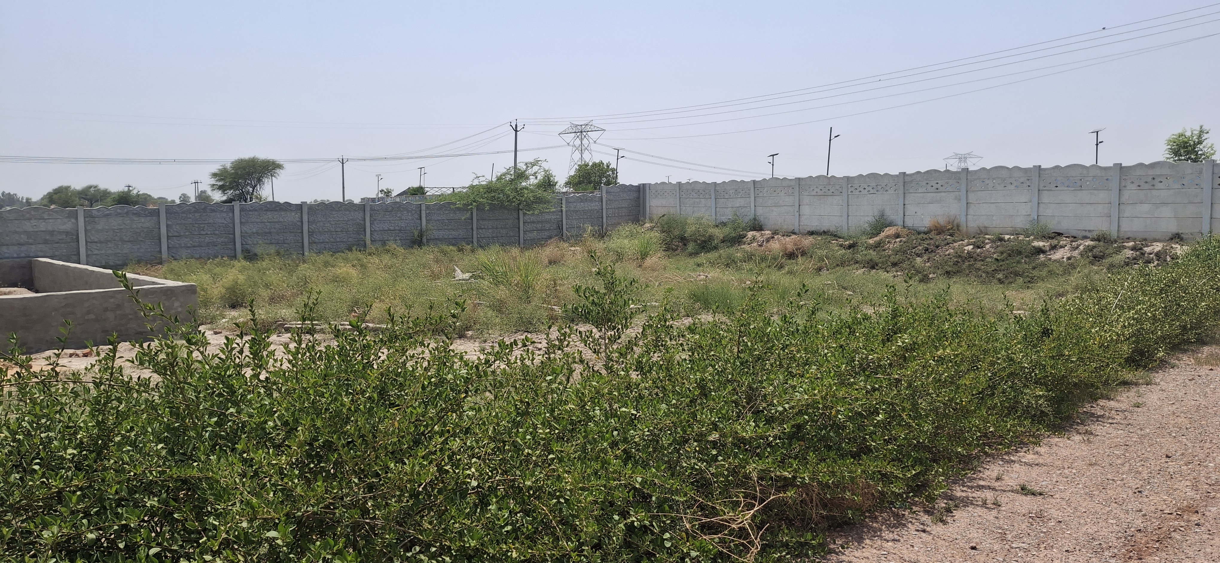 Plot For Sale in Mk Propty 