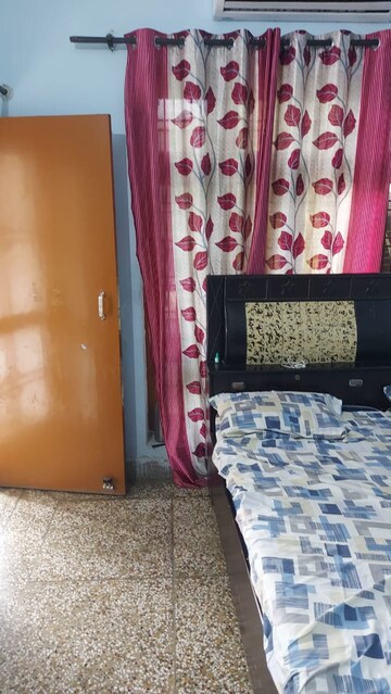 Bedroom in 3 BHK Apartment at Avadh Vihar Yojna – for Rent