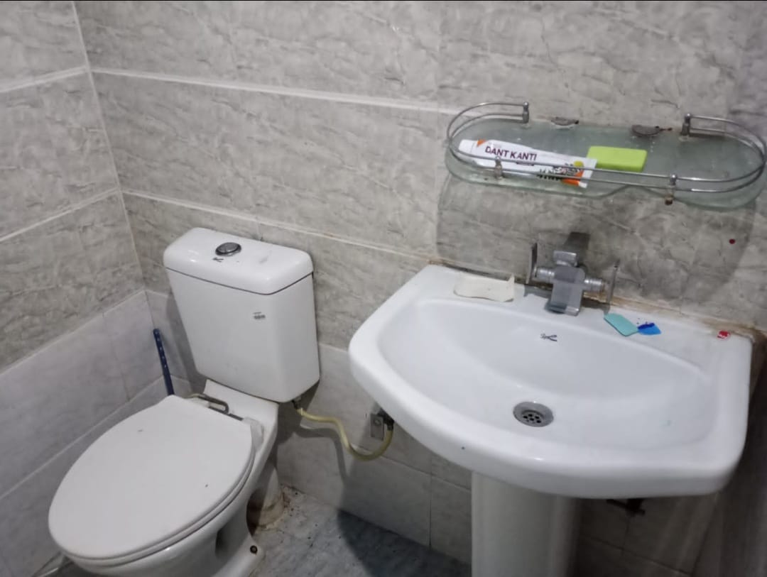 3.5 BHK + Pooja Room Apartment For Rent in LDA Parijaat Apartments