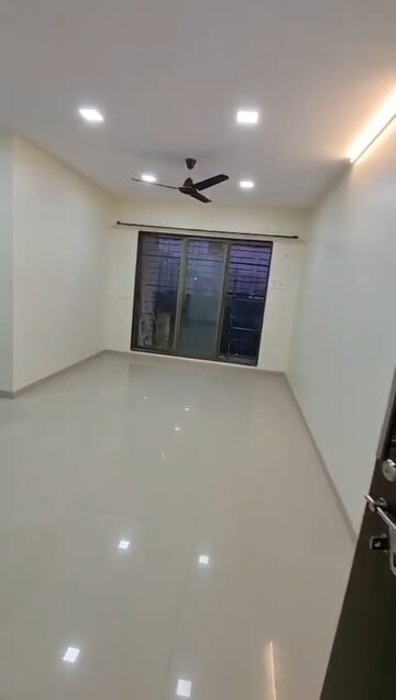 Room in 3 BHK Apartment at Adarsh CHS Andheri, Andheri West – for Rent