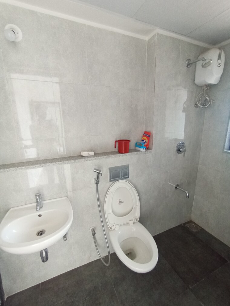 Bathroom, lodha-palava-downtown 1 Bedroom 449 Sq.Ft. Apartment In Dombivli East Thane 8846665