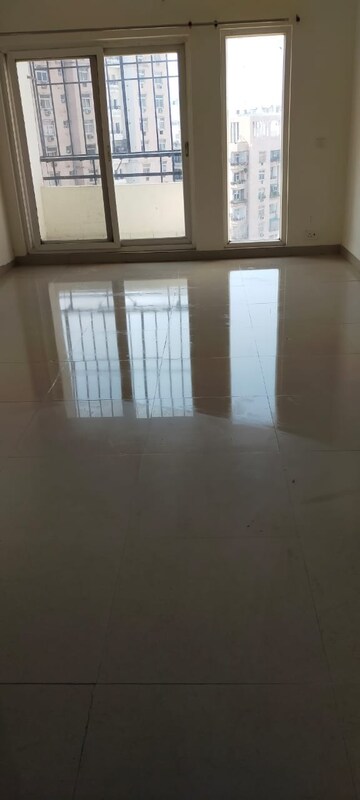 Room in 2.5 BHK Apartment at Rohtas Plumeria, Gomti Nagar – for Rent
