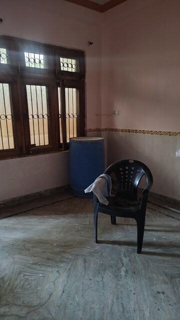 Room in 3 BHK Apartment at Vasundhara Sector 6 – for Sale
