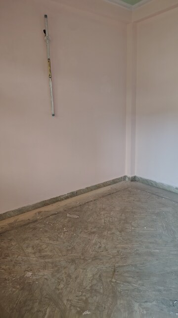Room in 3 BHK Apartment at Vasundhara Sector 6 – for Sale