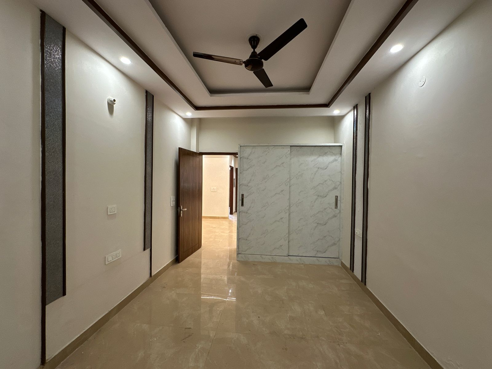 3 BHK + Extra Room 1640 Sq.Ft. Builder Floor in Omaxe Silver Birch