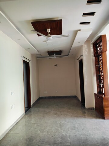 Building Lobby in 4 BHK Builder Floor at Omaxe New Chandigarh, North Mullanpur – for Rent