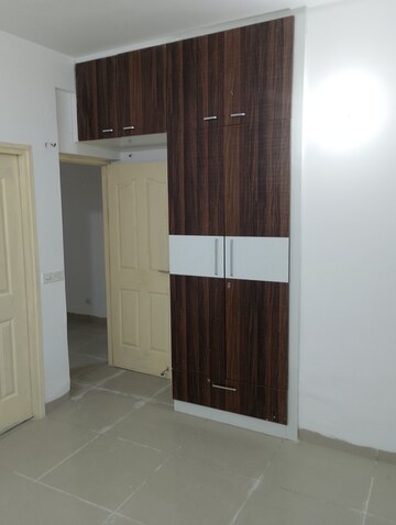 Room in 2 BHK Builder Floor at Wave Prime Floors, Wave City – for Rent
