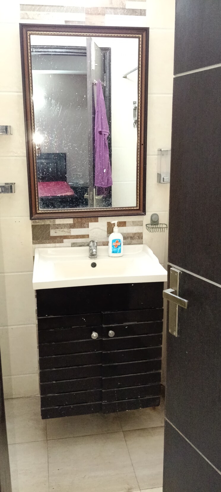 undefined, east-of-kailash-block-b-rwa 2 Bedroom 250 Sq.Yd. Builder Floor In East Of Kailash Delhi 8846755