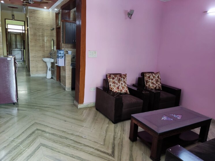 Living Room, tagore garden 2 Bedroom 150 Sq.Yd. Builder Floor In Tagore Garden Delhi 8846850