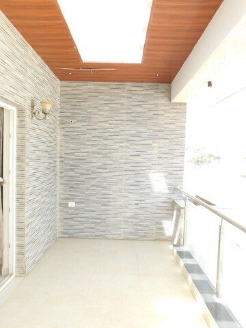 Bathroom in 5 BHK Villa at Poulomi Indus Crest, Tellapur – for Sale