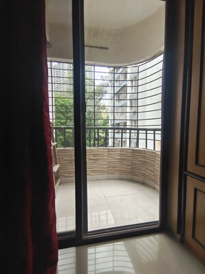 Room in 2 BHK Apartment at Arjun CHS Vasant Vihar, Vasant Vihar – for Sale