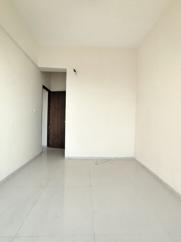 Room in 3 BHK Apartment at DB Woods, Goregaon East – for Sale
