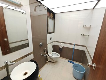 Master Bedroom in 2 BHK Apartment at Pearl Heights, Andheri West – for Rent