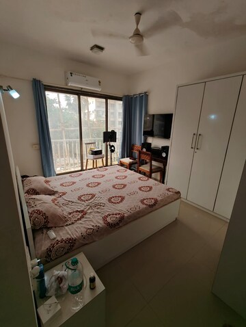 Bedroom in 2 BHK Apartment at Pearl Heights, Andheri West – for Sale