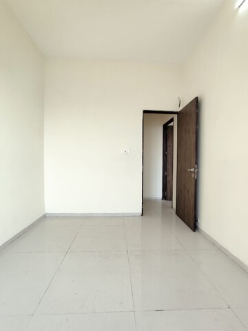 Room in 3 BHK Apartment at Je and Vee Madhuban, Malad East – for Rent