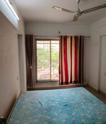 Room in 1.5 BHK Apartment at Madhav Palacia, Ghodbunder Road – for Rent