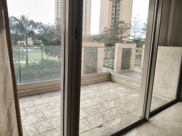 Room in 3 BHK Apartment at Hiranandavi Rodas Enclave Rosehill, Patlipada – for Rent