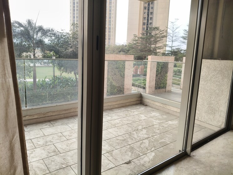 Room, hiranandavi-rodas-enclave-rosehill 3 Bedroom 1300 Sq.Ft. Apartment In Patlipada Thane 8847064