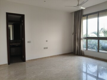 Room in 3 BHK Apartment at Hiranandavi Rodas Enclave Rosehill, Patlipada – for Rent