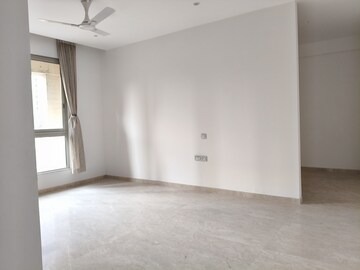 Room in 3 BHK Apartment at Hiranandavi Rodas Enclave Rosehill, Patlipada – for Rent
