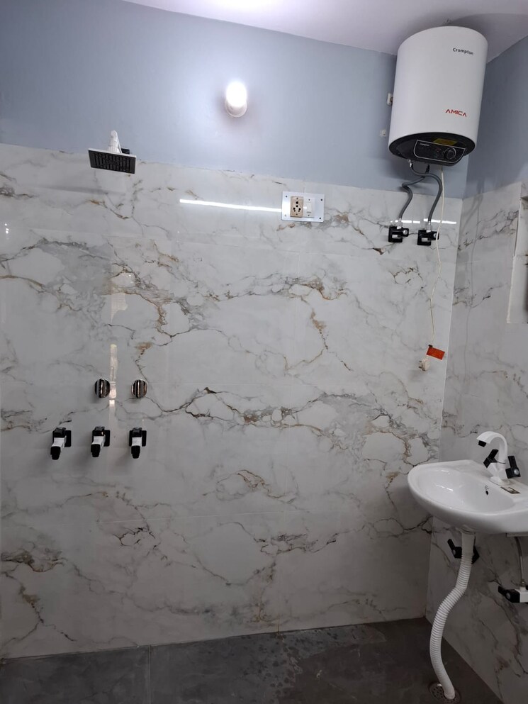 Bathroom, sector 55 1 RK 900 Sq.Ft. Independent House In Sector 55 Noida 8847072