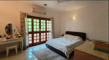Master Bedroom in 4 BHK Apartment at Sobha Turquoise, Halasuru – for Sale