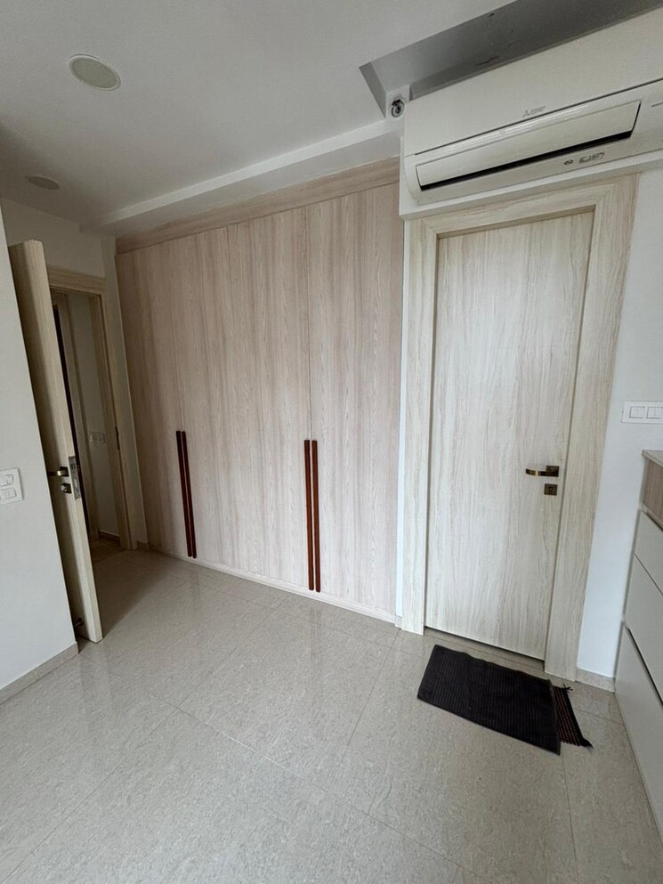 Room, hiranandani-delanna 2 Bedroom 750 Sq.Ft. Apartment In Ghodbunder Road Thane 8847090