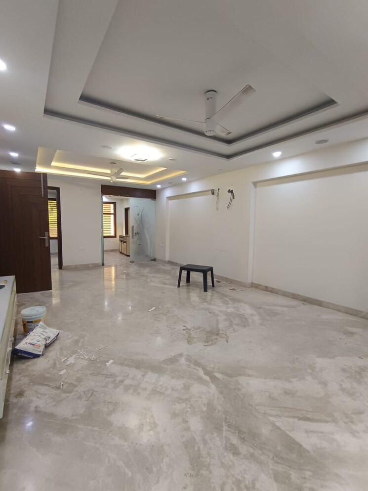 Room, sunder-apartment 3 Bedroom 1350 Sq.Ft. Apartment In Paschim Vihar Delhi 8847096