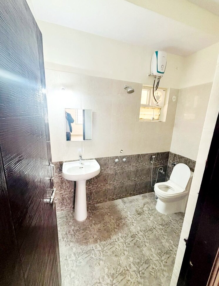Bathroom, rk beach 3 Bedroom 1600 Sq.Ft. Apartment In Rk Beach Vizag 8847101
