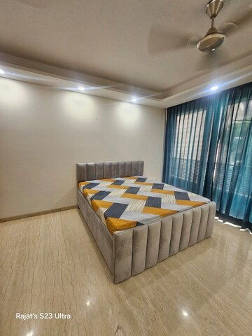 Bedroom in 4 BHK Builder Floor at Sector 57 – for Rent