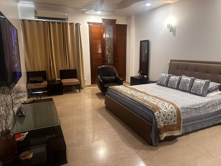 Bedroom, panchsheel park 3 Bedroom 500 Sq.Yd. Builder Floor In Panchsheel Park Delhi 8847095