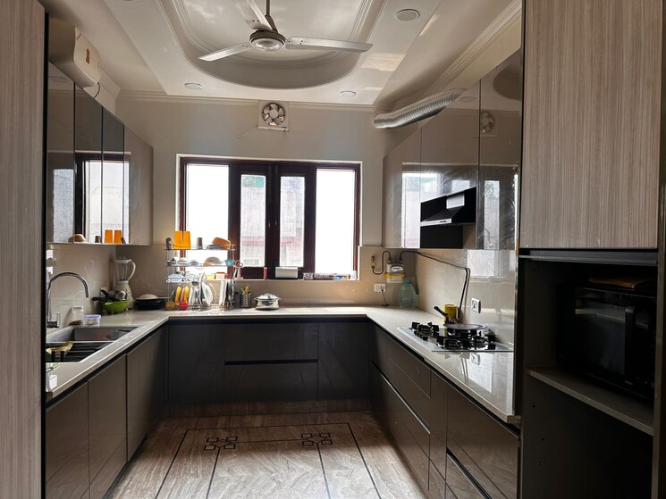 Kitchen, panchsheel park 3 Bedroom 500 Sq.Yd. Builder Floor In Panchsheel Park Delhi 8847095