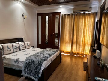 Bedroom in 3 BHK Builder Floor at Panchsheel Park – for Sale