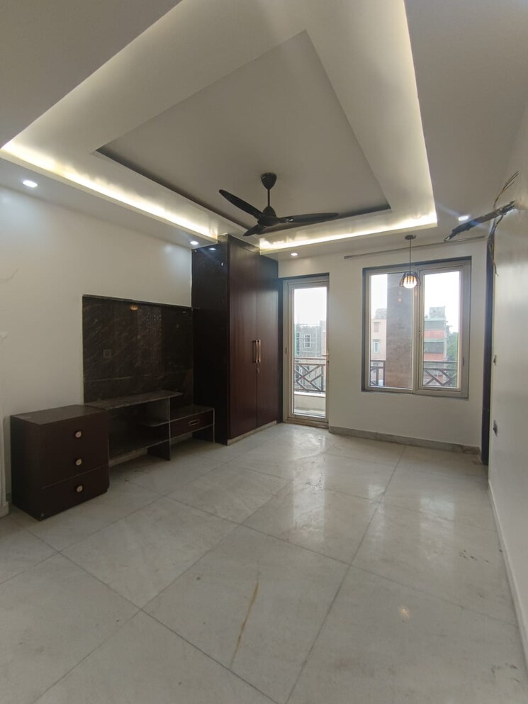 Room, navbharat-apartments 3 Bedroom 1350 Sq.Ft. Apartment In Paschim Vihar Delhi 8847105