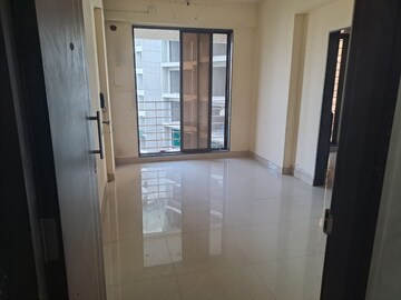 Room in 1 BHK Apartment at Ornate Galaxy, Naigaon East – for Rent